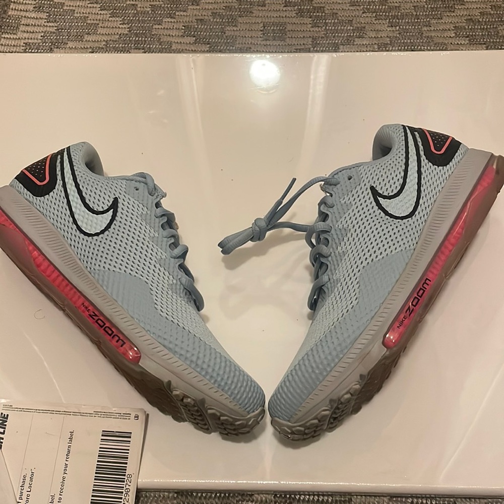 ‼️NIKE RUNNERS‼️ - Picture 2 of 5